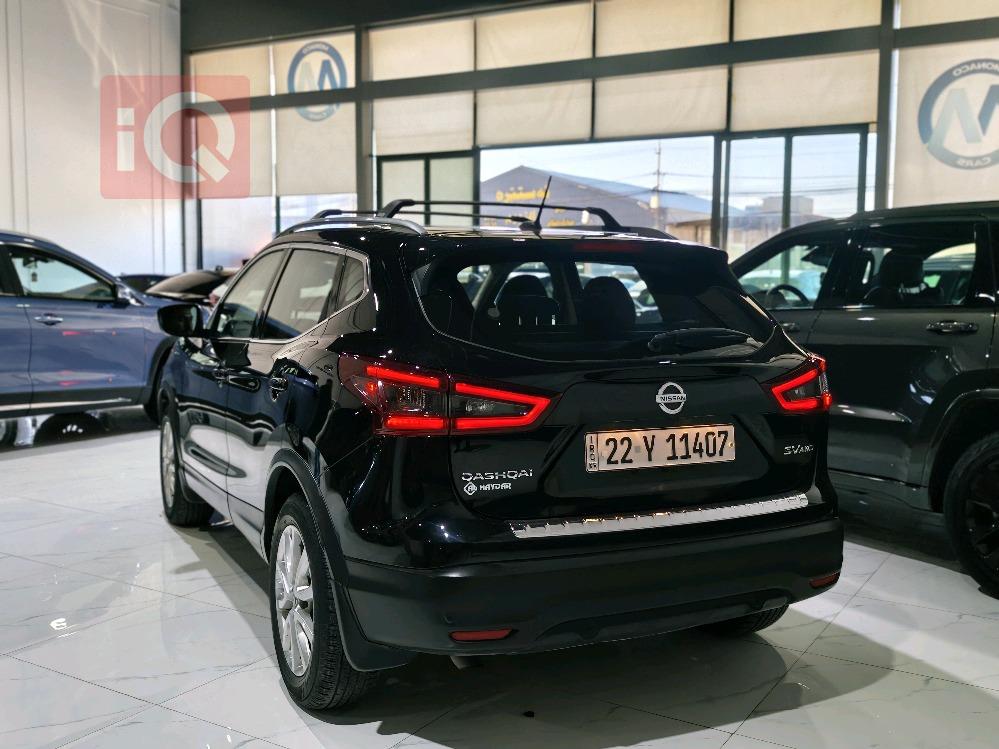 نيسان قاشقاي